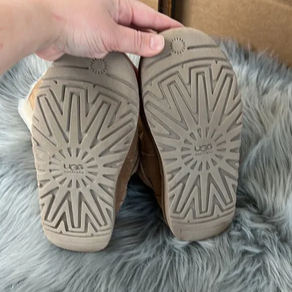 EUC UGG Maddi II Classic Tan Boots sz 3