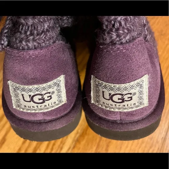 EUC UGG Two Button Knit Boots, Purple