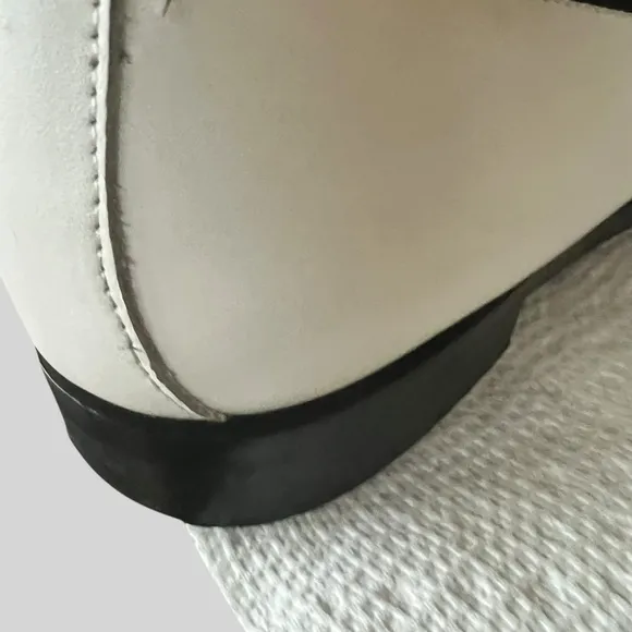 Everlane Modern Smoking Loafers White with Black Trim Women's.