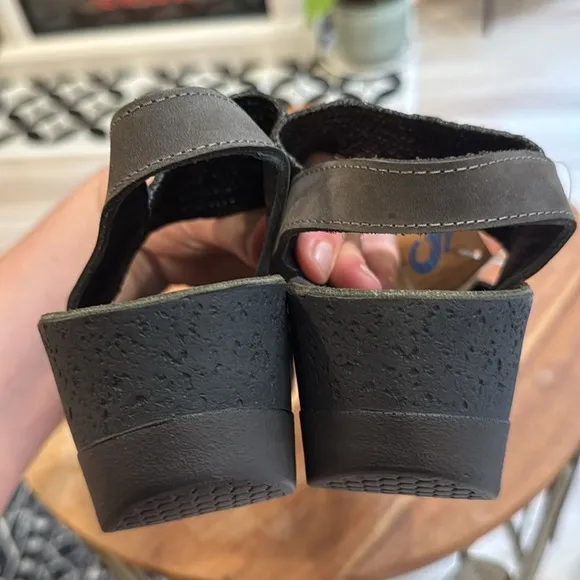 FANTASY SANDALS  Destiny Wedge Sandal - Grey
