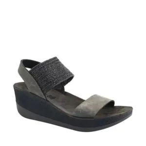 FANTASY SANDALS  Destiny Wedge Sandal - Grey