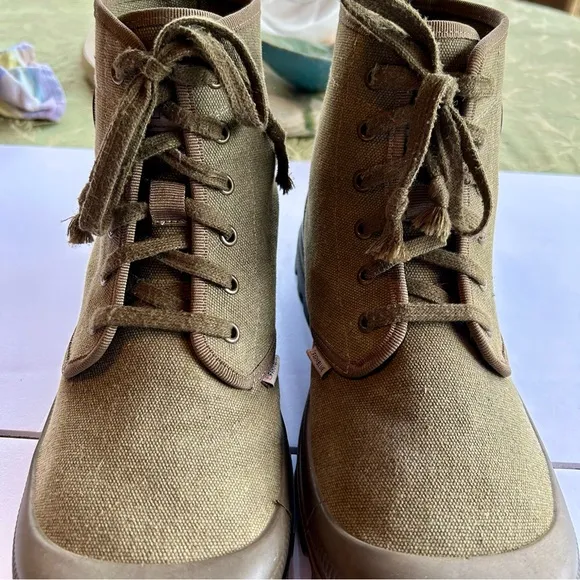 Farm Blue Men's Ranger Khaki Boots High Top Hiking Shoes Size 12.
