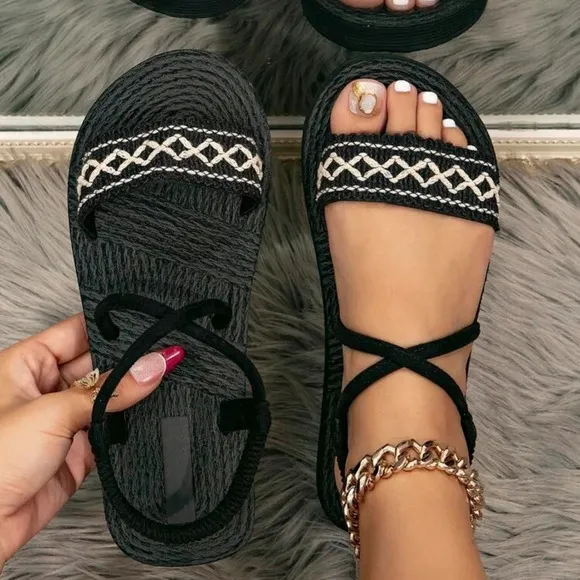 Fashionable Women's Flat Sandals