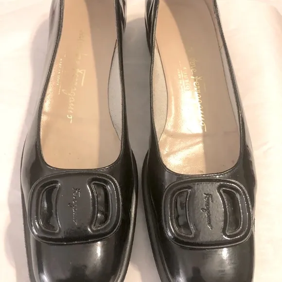 Ferragamo Black Flats/ women