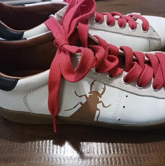 Fly London Leather White Tan Sneakers With Red Shoestrings. Sz 38 Or 7.8/8