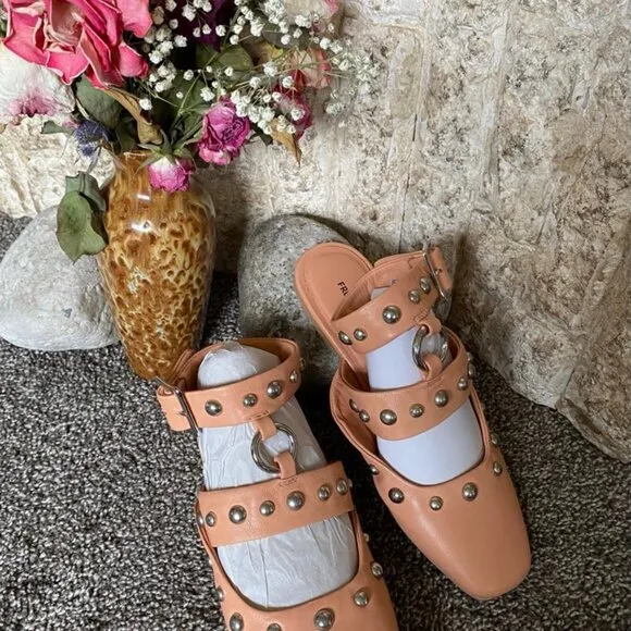 Free People: Camille Mystic O-Ring Flats (Size: 7) NWT