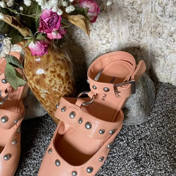 Free People: Camille Mystic O-Ring Flats (Size: 7) NWT