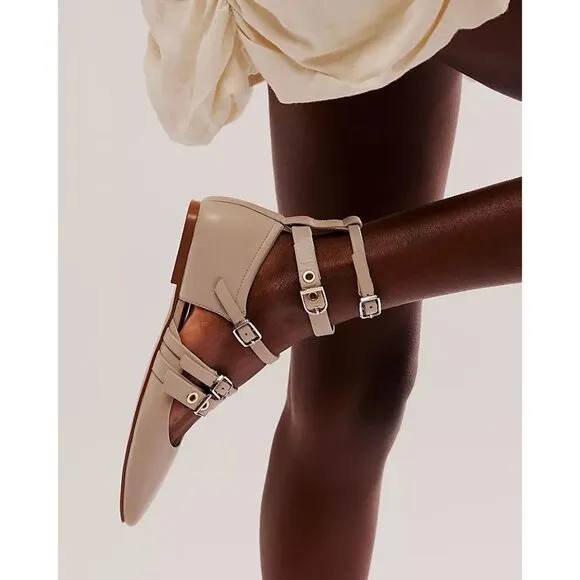 FREE PEOPLE Hart Buckle Flats / Cafe