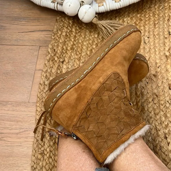 Free people NWT Laidback London Ankle Shearling Suede Mustard Cozy Boho Boots 🙏