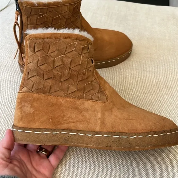 Free people NWT Laidback London Ankle Shearling Suede Mustard Cozy Boho Boots 🙏