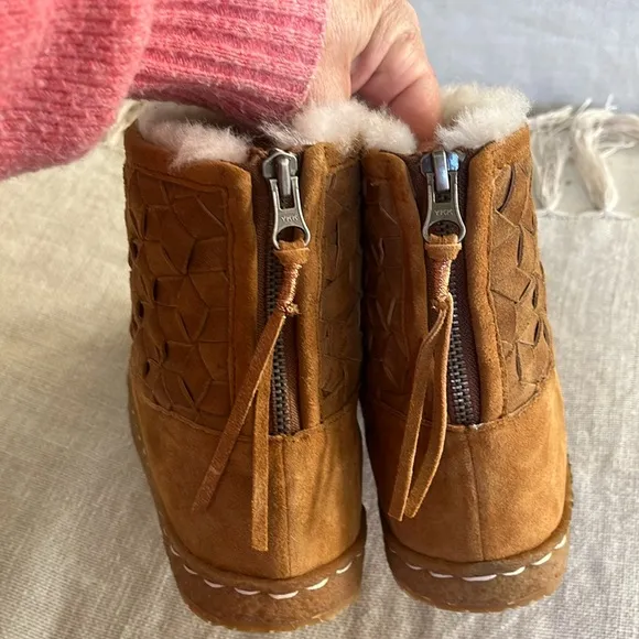Free people NWT Laidback London Ankle Shearling Suede Mustard Cozy Boho Boots 🙏