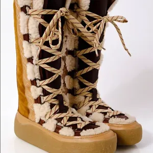 Free People stitch detail shearling mukluk boots in vintage tan size 9