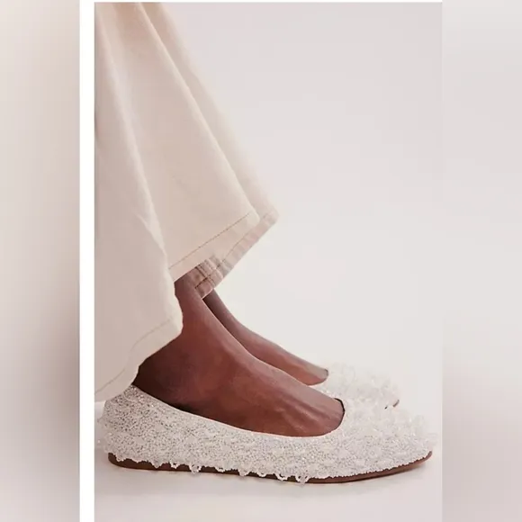 FREE PEOPLE Weekends Out Embellished Flats White SZ 8.5 NWT