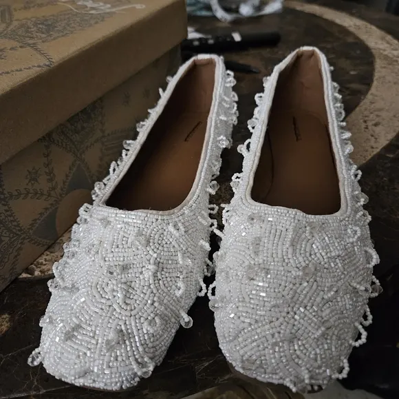 FREE PEOPLE Weekends Out Embellished Flats White SZ 8.5 NWT