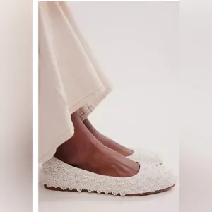 FREE PEOPLE Weekends Out Embellished Flats White SZ 8.5 NWT