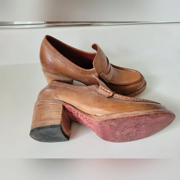 Freebird Chevelle Tan Chunky Heel Loafers Size 8