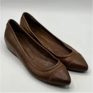 Frye Brown Distressed Leather Flats Size 6.5