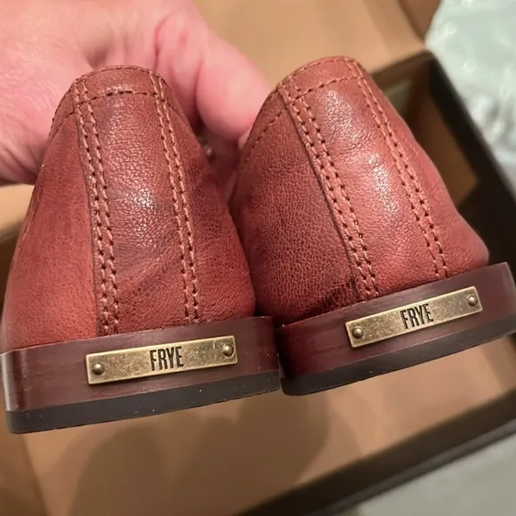 Frye Claire Venetian Leather Loafers slip ons NWT size 6.5