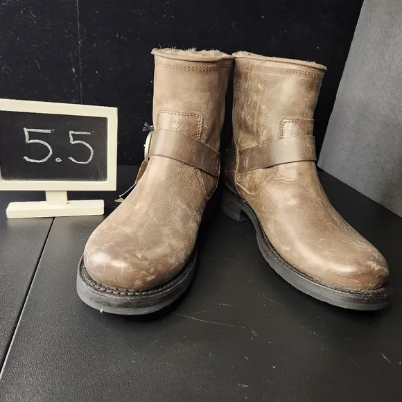 Frye NWT 5.5 Veronica weatherproof shearling lined distressed low biker boots