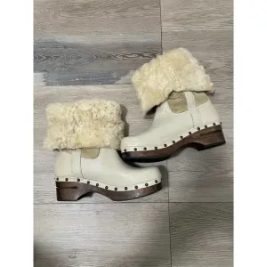 Frye - Shearling Boots / Cream &amp; Wood / size 6 B