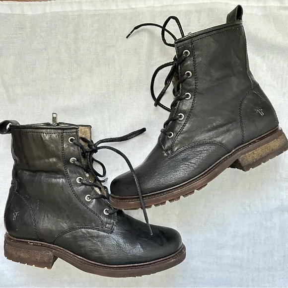 Frye Shearling Lined Valerie Lace Up Combat Ankle Black Leather Boots Size 10