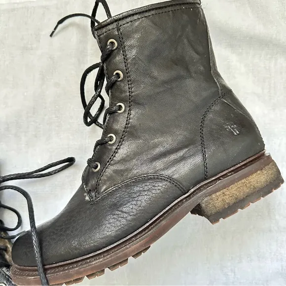 Frye Shearling Lined Valerie Lace Up Combat Ankle Black Leather Boots Size 10