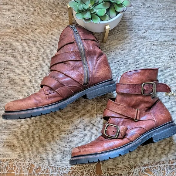 Frye • Tanker Vanessa Shearling Men's Boots