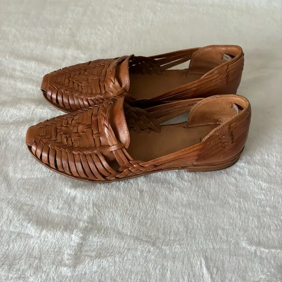 Frye Woman’s Heather Huarache Sandals Tan Sz 7 B