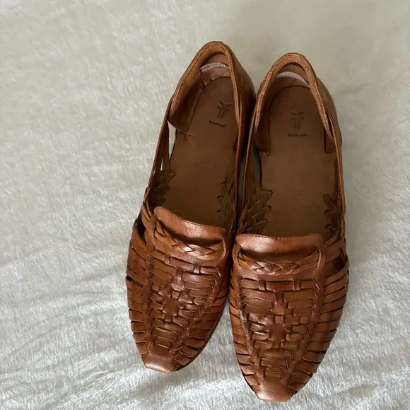 Frye Woman’s Heather Huarache Sandals Tan Sz 7 B