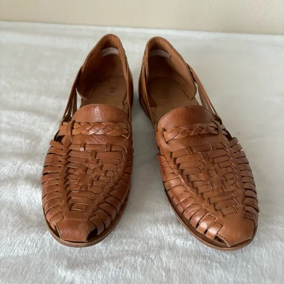 Frye Woman’s Heather Huarache Sandals Tan Sz 7 B