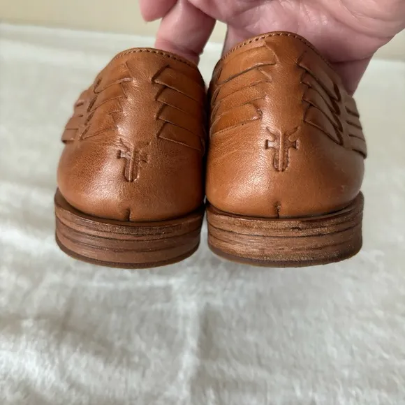 Frye Woman’s Heather Huarache Sandals Tan Sz 7 B
