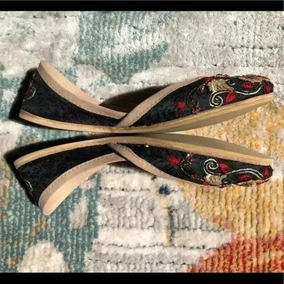 Fuchsia Brand Handmade Beaded Embroidered “Magnifique” Flats EUC