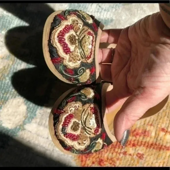 Fuchsia Brand Handmade Beaded Embroidered “Magnifique” Flats EUC