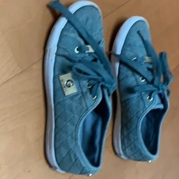 G by Guess Blue casual sneakers size 7M