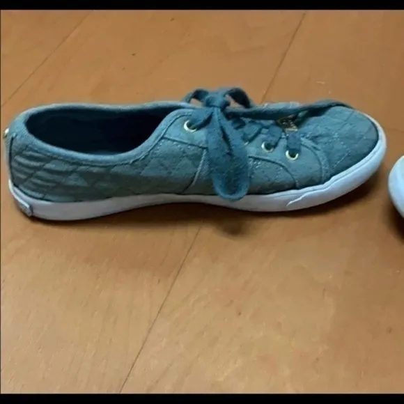 G by Guess Blue casual sneakers size 7M