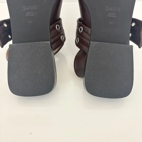 GANNI Feminine Buckle Ballerina Leather Flats in Chocolate Fondant NEW