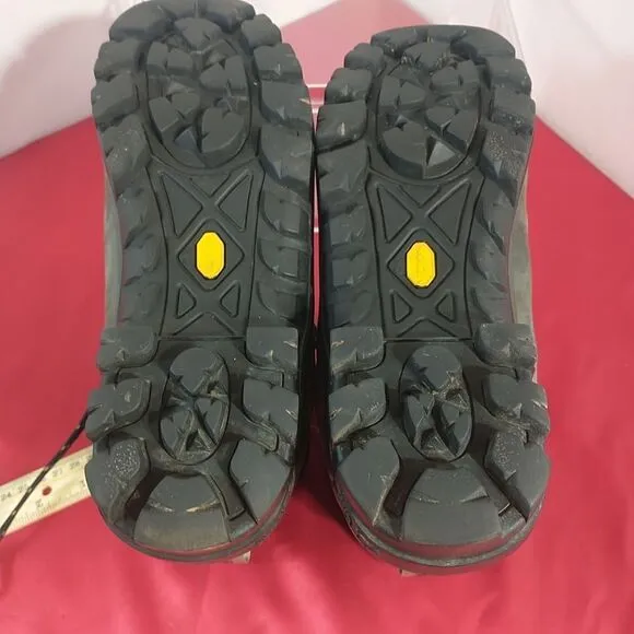 Garmont Dakota Mens SZ 5.5 Hiking Boots - Vibram Soles