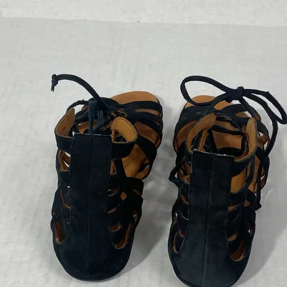 GENTLE SOULS Break My Heart Gladiator Sandals Black 7