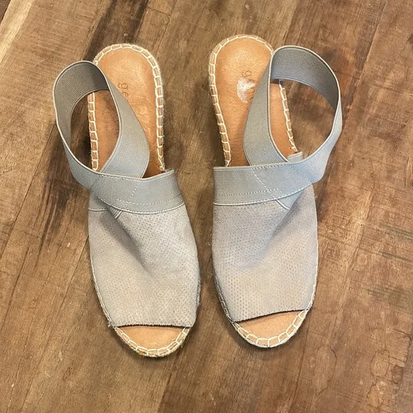 Gentle Souls by Kenneth Cole Colleen Espadrille Wedge Sandals