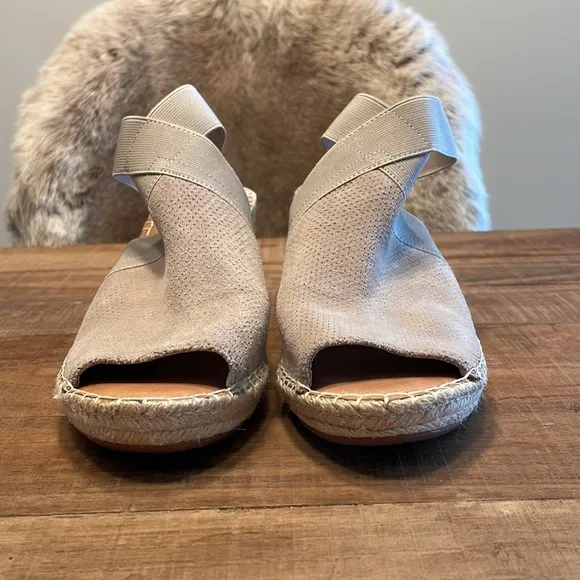 Gentle Souls by Kenneth Cole Colleen Espadrille Wedge Sandals