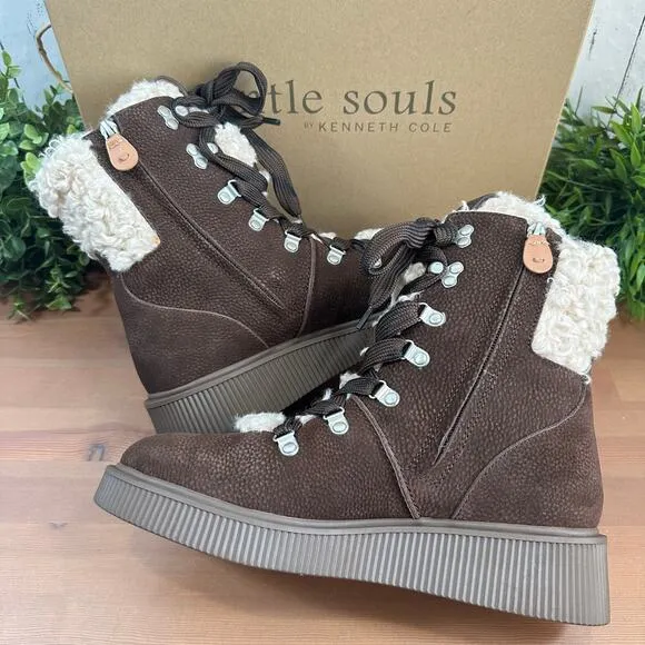 Gentle Souls by Kenneth Cole Women's Behann Alpine Lace-up Boots Size 6