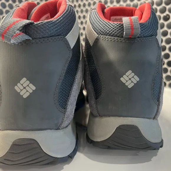 Gently Worn size 10 Colombia high top Work/Hiking Boots