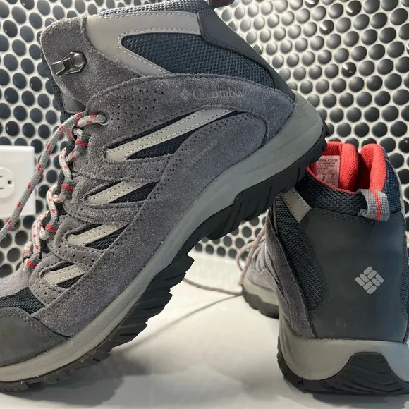 Gently Worn size 10 Colombia high top Work/Hiking Boots
