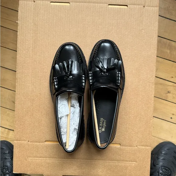 G.H. Bass Weejuns. Black Loafers