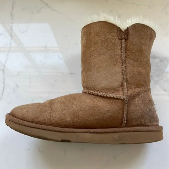 Girl's Ugg Daelynn Bow Genuine Shearling Boot