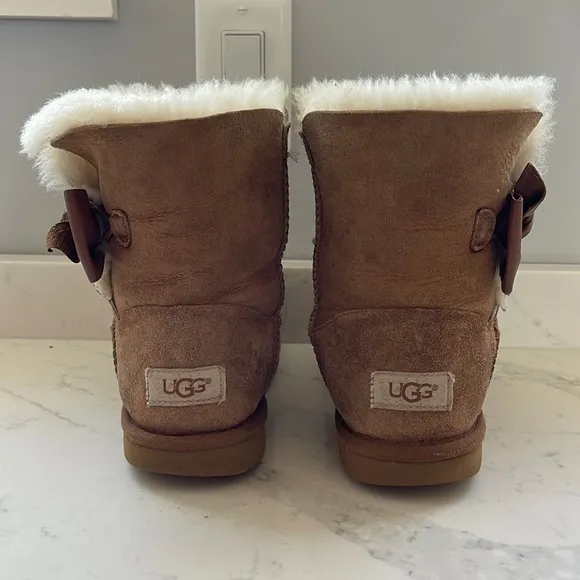 Girl's Ugg Daelynn Bow Genuine Shearling Boot