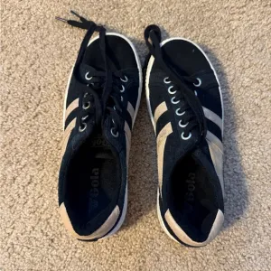 Gola Black and Tan Casual Sneakers