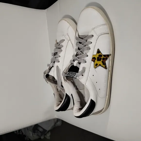 Golden Goose White and Brown Sneakers with Retro Design Size 40 Europe