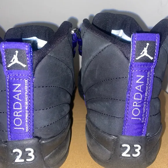 Grade school sz 4.5 jordan retro 12 Black and Concord no box