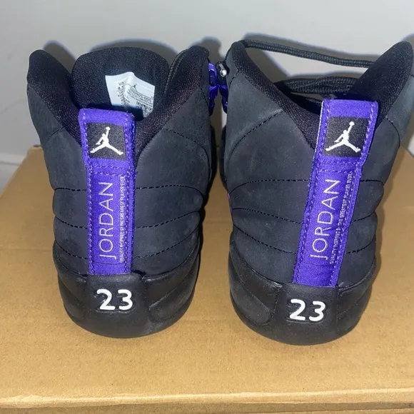 Grade school sz 4.5 jordan retro 12 Black and Concord no box